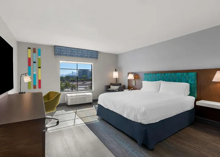 Hampton & Phoenix/gilbert Hotel