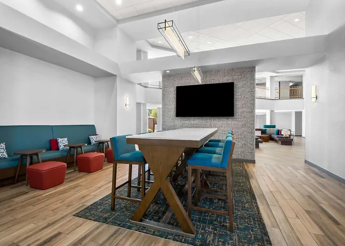 Hampton & Phoenix/gilbert Hotel 3*